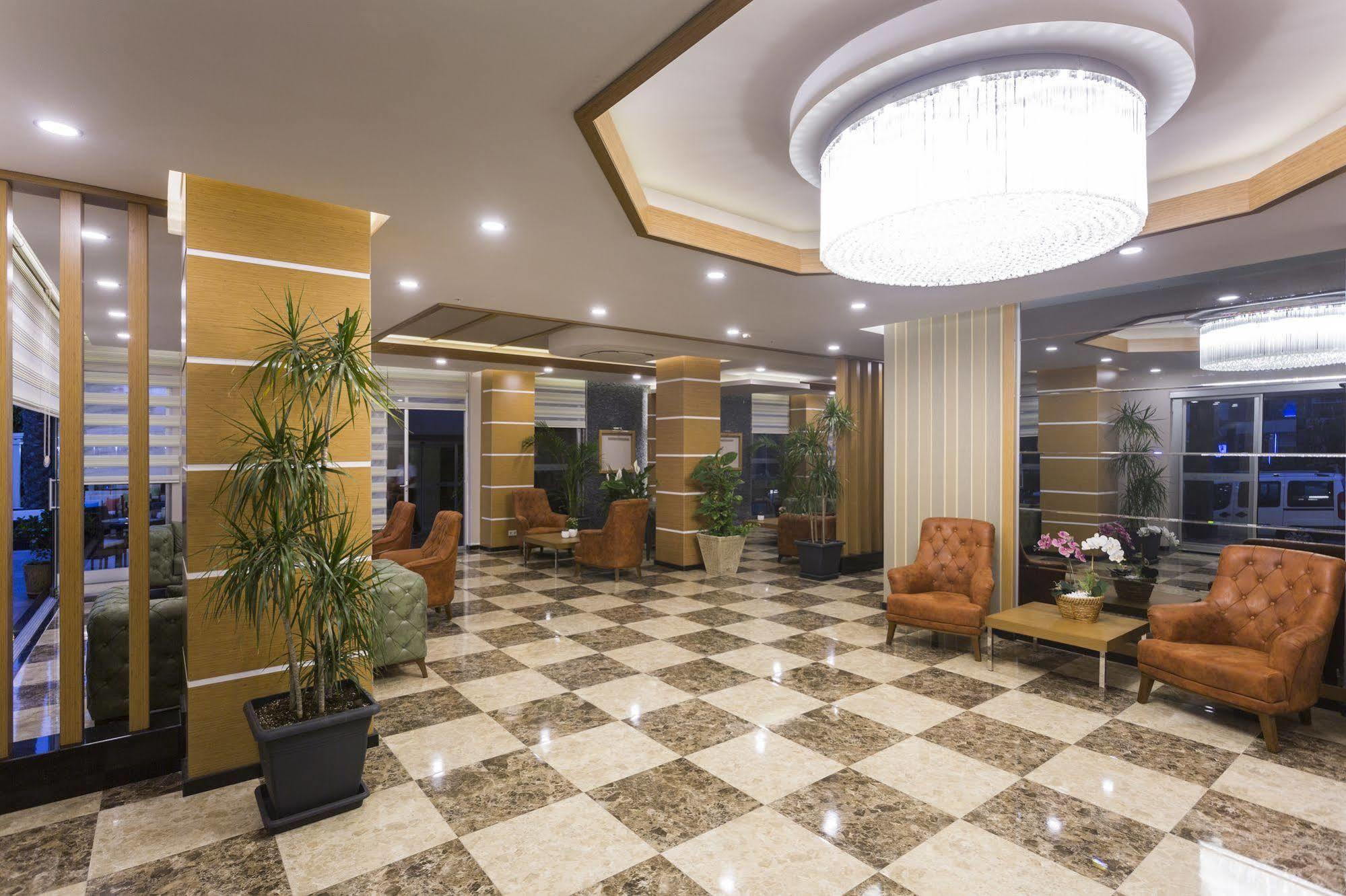 Lonicera Otel 3*